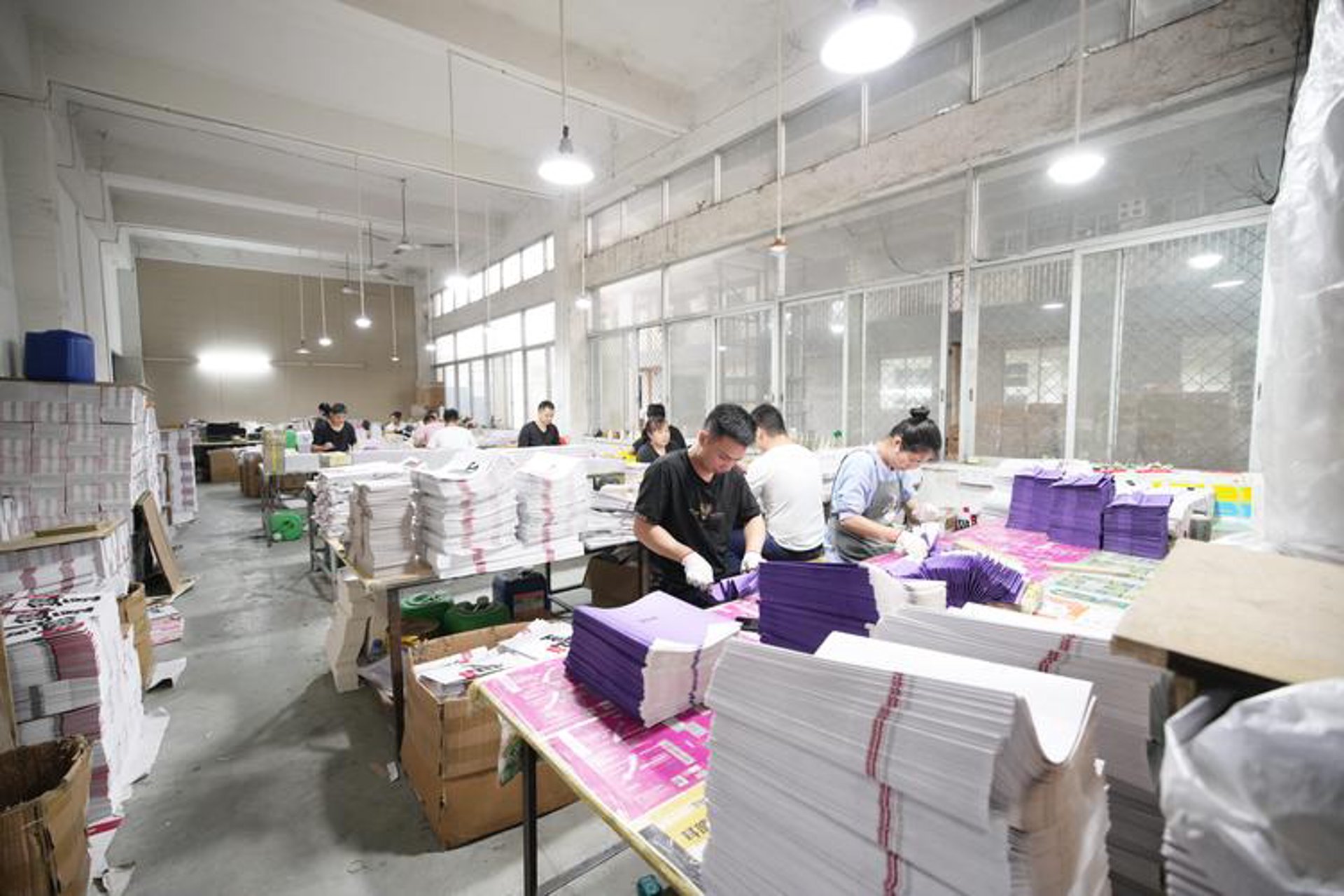 礼品盒定制：承载心意的艺术